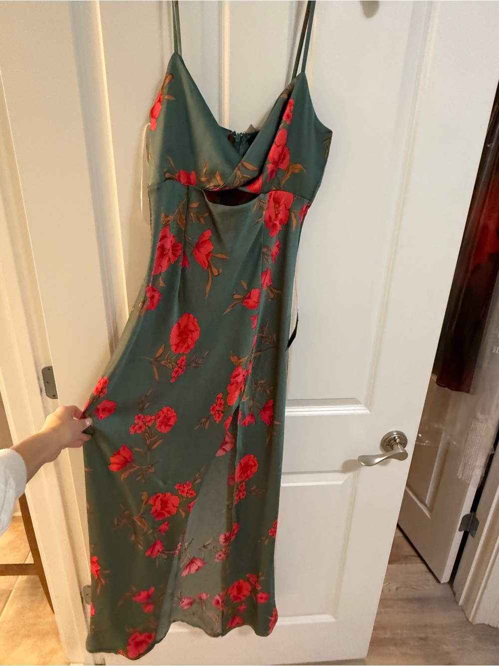 Lulus floral dress with cutout size large nwt - Picture 5 of 6
